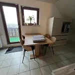 Ferienparadies 2 Zimmern Dg 80m 2 דירה *